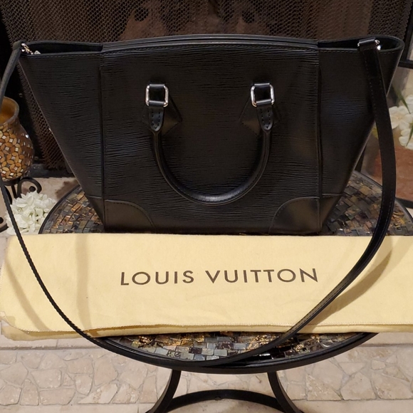 💯% Auth Louis Vuitton Phenix PM Epi Noir - Picture 3 of 9